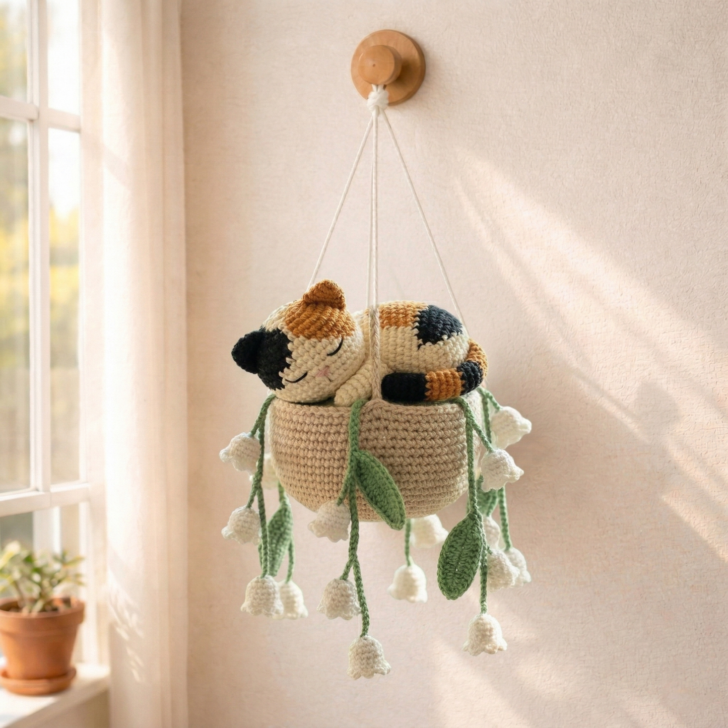 Crochet Calico Cat Hanging – Cute Gift for Cat Lovers