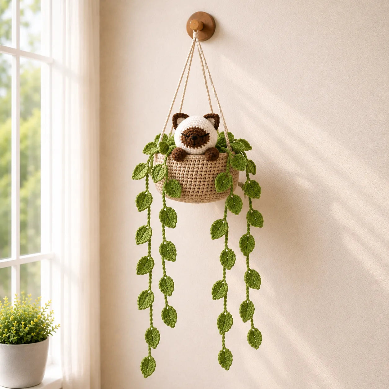 Creamy Garden Blink - Handmade Siamese Cat Hanging Basket