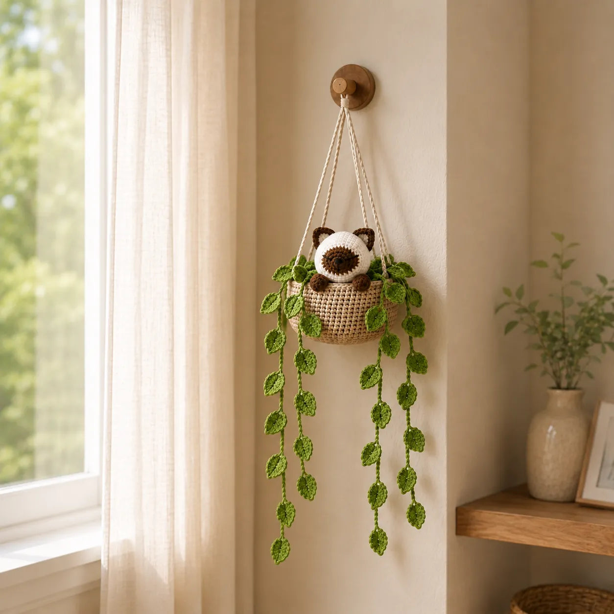 Creamy Garden Blink - Handmade Siamese Cat Hanging Basket